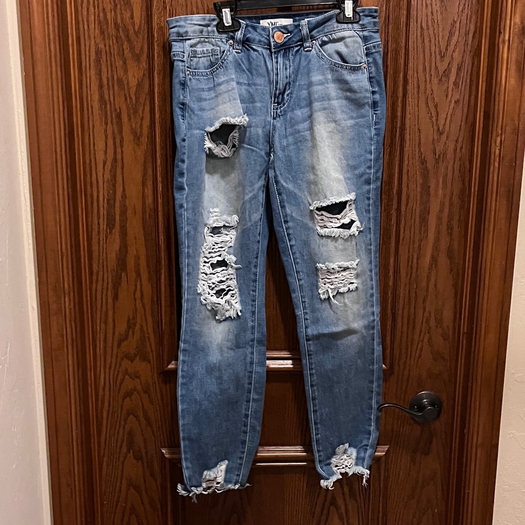 Ymi Dream Mid Rise Ankle-Dream Fit-Size 5. Distressed.